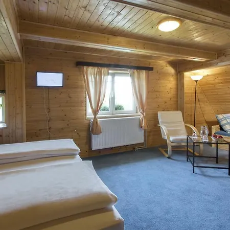 Rodinny Kaiser Hotel Desná